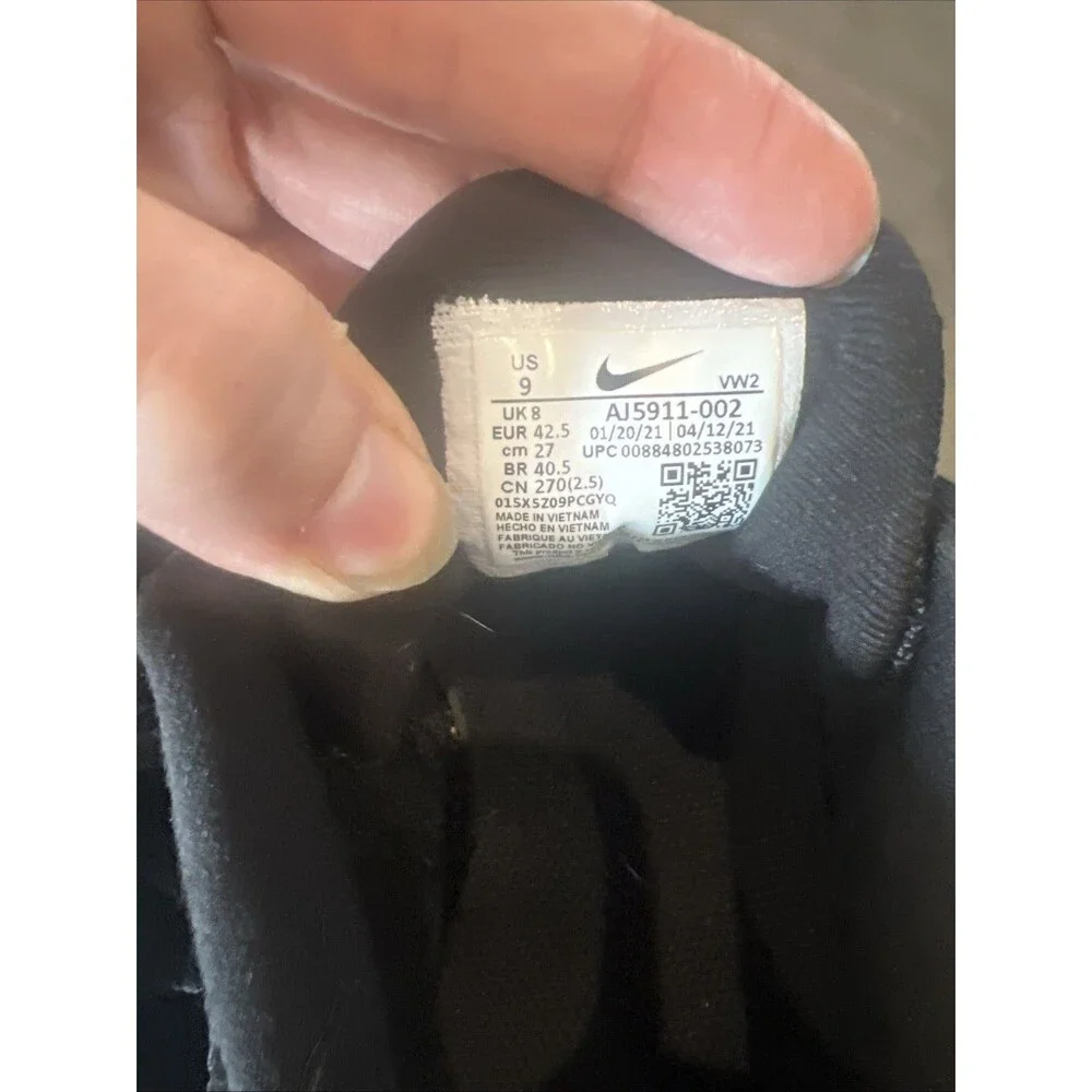 Nike ladies athletic sneakers black Sz 9